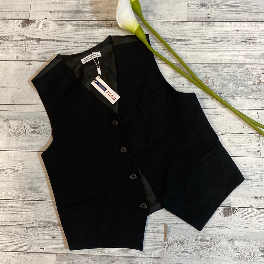 IZOD Kids Vest. Black, Size M (10/12)